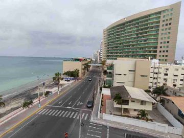 Departamento frente al malecón de Salinas