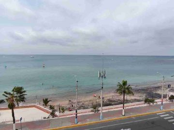 Departamento frente al malecón de Salinas