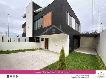 Vendo Casa 3 dormitorios jsrdin y 2 garajes