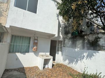 CASA EN RIO MEDIO 2 JUSTO DETRÁS DE DRIVER PLAZA