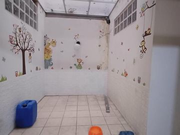 Vendo amplio departamento primer piso cerca a estadio de la UNSA $ 172,000 negociable