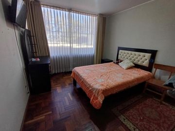 Vendo amplio departamento primer piso cerca a estadio de la UNSA $ 172,000 negociable