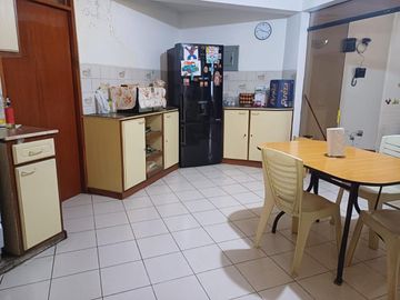 Vendo amplio departamento primer piso cerca a estadio de la UNSA $ 172,000 negociable