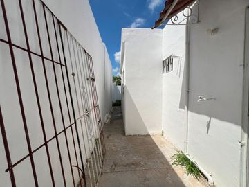 CASA EN VENTA REMODELADA EN CAUCEL OPORTUNIDAD
