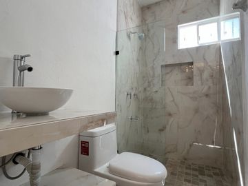 CASA EN VENTA REMODELADA EN CAUCEL OPORTUNIDAD