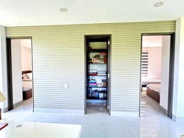 SE VENDE LUJOSA CASA CAMPESTRE - SECTOR EL CAIMO