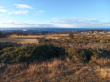 Hermosa Parcela de 9.6 ha (casa nueva, galpones e invernaderos), ideal para realizar un proyecto de Inversión