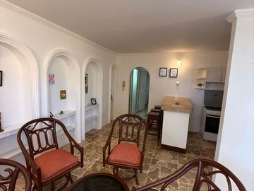 Cómodo Departamento Amoblado en Alquiler – Urdesa, Planta Baja