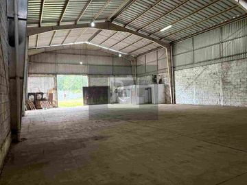 Bodegas en renta de 300m2 y de 375m2 en Coatepec