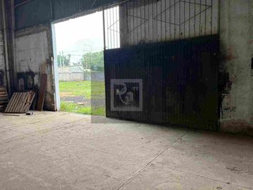 Bodegas en renta de 300m2 y de 375m2 en Coatepec