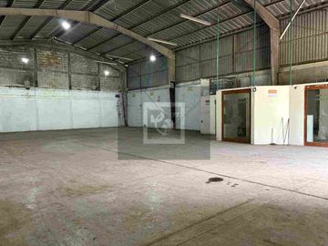 Bodegas en renta de 300m2 y de 375m2 en Coatepec