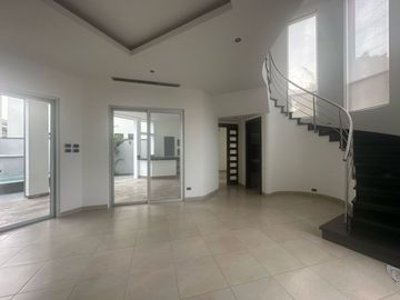 VENTA CASA ESTANCIAS DEL RIO