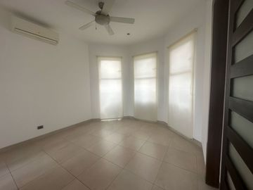 VENTA CASA ESTANCIAS DEL RIO