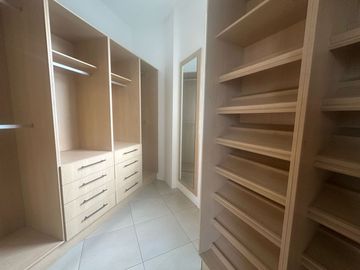 VENTA CASA ESTANCIAS DEL RIO