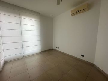VENTA CASA ESTANCIAS DEL RIO