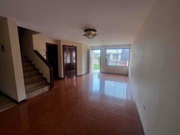 hermosa casa en venta sector MONAY a 10 min de la autopista