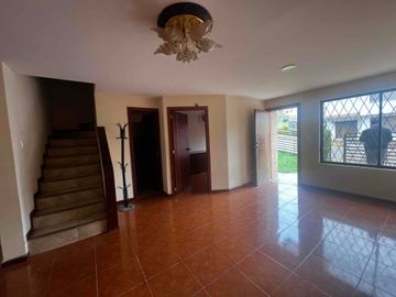hermosa casa en venta sector MONAY a 10 min de la autopista