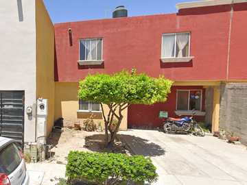 CASA EN VENTA  CON EXCELENTE EN UBUCACION, LAGOS DE MONTEBELLO 707 L 55 M 7 LAS NUBES TUXTLA GUTIÉRREZ TUXTLA GUTIERREZ C.P. 29087 CHIAPAS	LAS NUBES	T