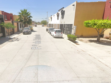 CASA EN VENTA  CON EXCELENTE EN UBUCACION, LAGOS DE MONTEBELLO 707 L 55 M 7 LAS NUBES TUXTLA GUTIÉRREZ TUXTLA GUTIERREZ C.P. 29087 CHIAPAS	LAS NUBES	T