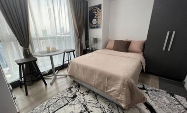 RFO Fully Furnished Studio Unit FOR RENT / LEASE at Century Spire Makati