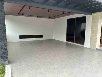 Brand-New House with Overlooking View in Sun Valley Estates, Antipolo City