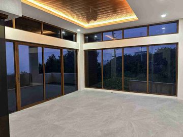 Brand-New House with Overlooking View in Sun Valley Estates, Antipolo City