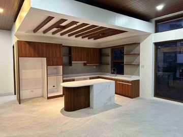 Brand-New House with Overlooking View in Sun Valley Estates, Antipolo City