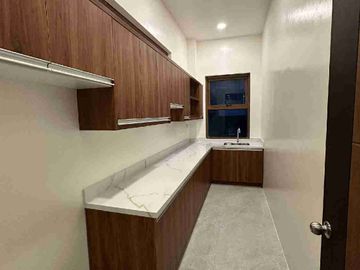 Brand-New House with Overlooking View in Sun Valley Estates, Antipolo City