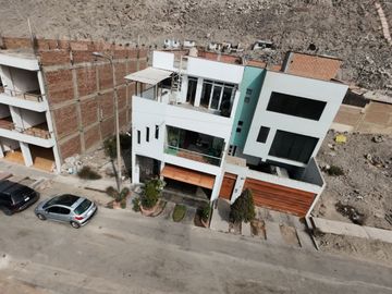 Vendo Casa en La Urb. Mirasol de Huampani