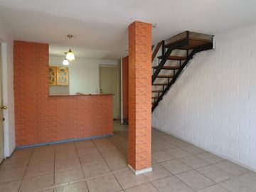 Venta De Casa En Pje. Zapallar Comuna De Maipú.