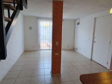 Venta De Casa En Pje. Zapallar Comuna De Maipú.