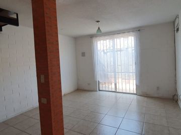 Venta De Casa En Pje. Zapallar Comuna De Maipú.