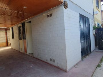 Venta De Casa En Pje. Zapallar Comuna De Maipú.