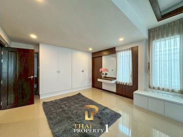 FOR SALE – Suksabai Pool Villa in South Pattaya Close to Beach and Top Attractions