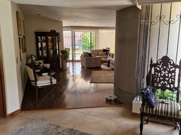 VENDO CASA EN ZONA DE CLINICAS - CORPAC- SAN BORJA