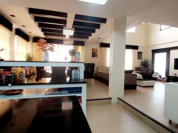 4br house and lot in Royale Tagaytay, Alfonso Cavite for sale