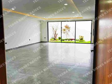 PRECIOSA CASA NUEVA EN VENTA, UNO DE LOS MEJORES CLOSTER DE LOMAS PUEBLA.