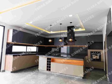 PRECIOSA CASA NUEVA EN VENTA, UNO DE LOS MEJORES CLOSTER DE LOMAS PUEBLA.