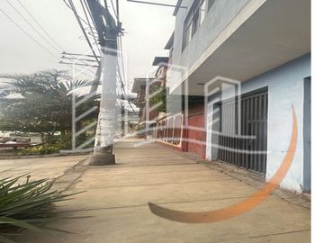 Terreno en Esquina con Edificación – Ideal Para Edificio o Negocio en Los Olivos