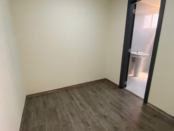 VENTA DE CASA EN URBANIZACIÓN DE ALTA PLUSVALÍA – VALLE DE LOS CHILLOS / CAPELO