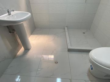 VENTA DE CASA EN URBANIZACIÓN DE ALTA PLUSVALÍA – VALLE DE LOS CHILLOS / CAPELO