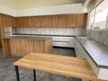 VENTA DE CASA EN URBANIZACIÓN DE ALTA PLUSVALÍA – VALLE DE LOS CHILLOS / CAPELO