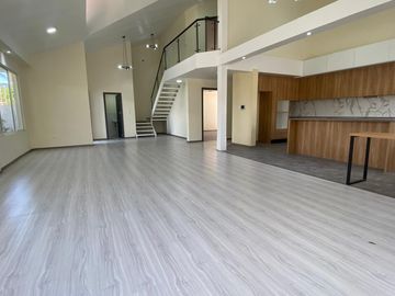 VENTA DE CASA EN URBANIZACIÓN DE ALTA PLUSVALÍA – VALLE DE LOS CHILLOS / CAPELO