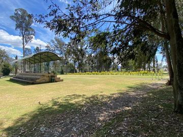 VENTA DE CASA EN URBANIZACIÓN DE ALTA PLUSVALÍA – VALLE DE LOS CHILLOS / CAPELO