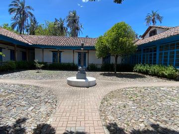 VENTA DE CASA EN URBANIZACIÓN DE ALTA PLUSVALÍA – VALLE DE LOS CHILLOS / CAPELO