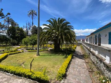 VENTA DE CASA EN URBANIZACIÓN DE ALTA PLUSVALÍA – VALLE DE LOS CHILLOS / CAPELO