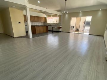 VENTA DE CASA EN URBANIZACIÓN DE ALTA PLUSVALÍA – VALLE DE LOS CHILLOS / CAPELO