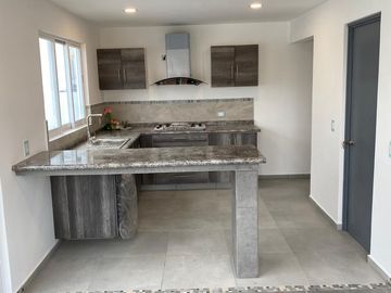 Hermosa Casa dentro de Fraccionamiento Nuevo en Cuautlancingo