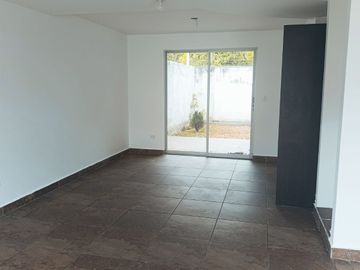 CASA EN VENTA SECTOR MIRASIERRA VALLE DE LOS CHILLOS ECUADOR