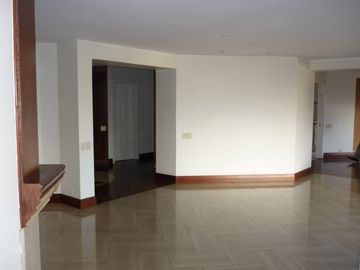 DEPARTAMENTO DUPLEX 4 DORMITORIOS EN VENTA SECTOR EL BOSQUE QUITO ECUADOR